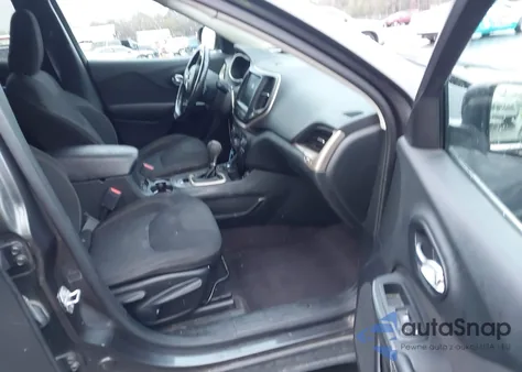 2016 Jeep Cherokee Latitude из США, поврежденный, VIN 1C4PJMCS2GW345666